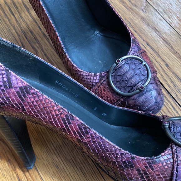 Stuart Weitzman purple python pumps with wood stacked heel - Picture 7 of 7